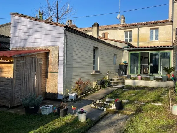 A Cognac, maison de charme 2 chambres et jardin