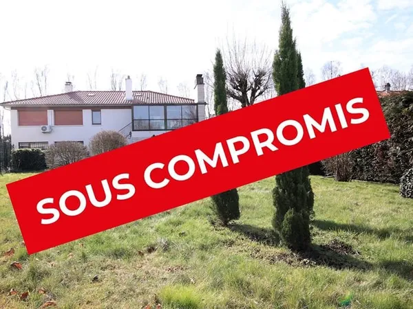 Maison 9 pièces 176 m² 6 chambres 2 garages sur parcelle de 8 ares à vendre à METZ MAGNY