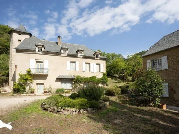 Maison 14 pièces 560 m²