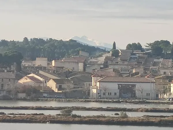 Maison de village avec cour à rénover !