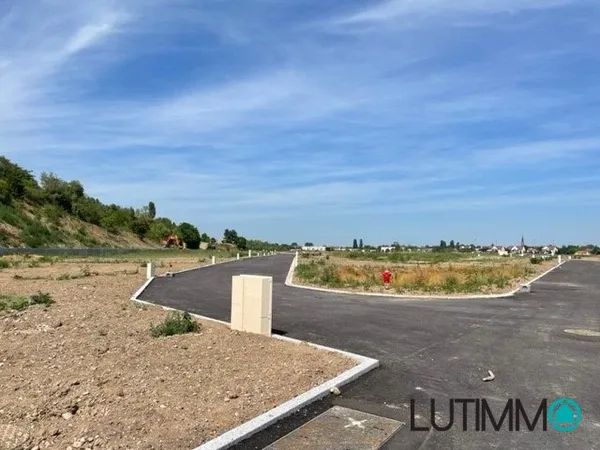 Terrain 739 m²