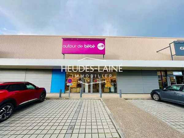 A LOUER : Local commercial Avranches 500 m2