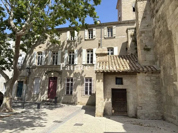 Maison 2 pièces 325 m²