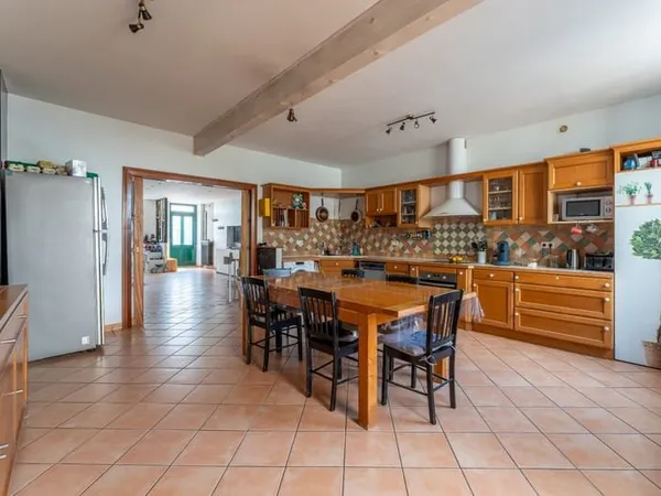 Maison Vente Saint-Jean-d'Angély 8p 175m² 245000€
