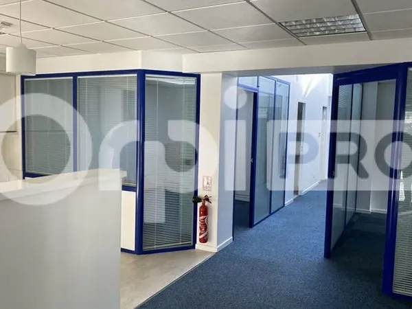 Local commercial 145 m²