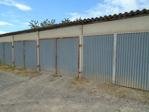 GARAGE - rue Albert 1er