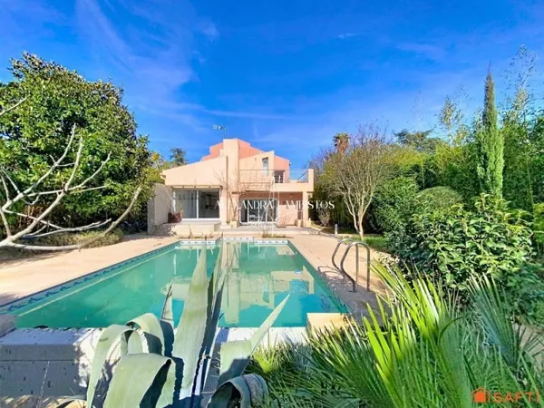 Villa d'architecte - 6 pièces - 209m²