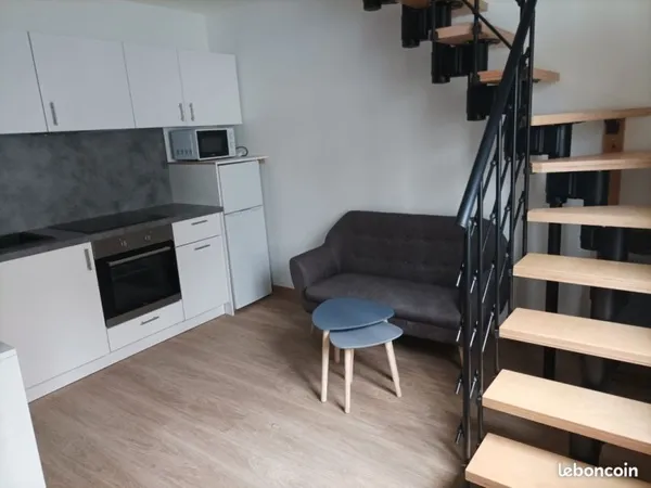 Très joli T2 en duplex 20m2 meublé