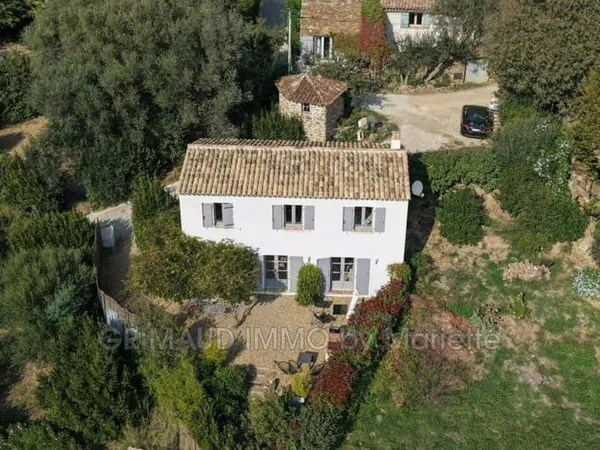 Charmante maison avec piscine et studio, vue dégagée en campag