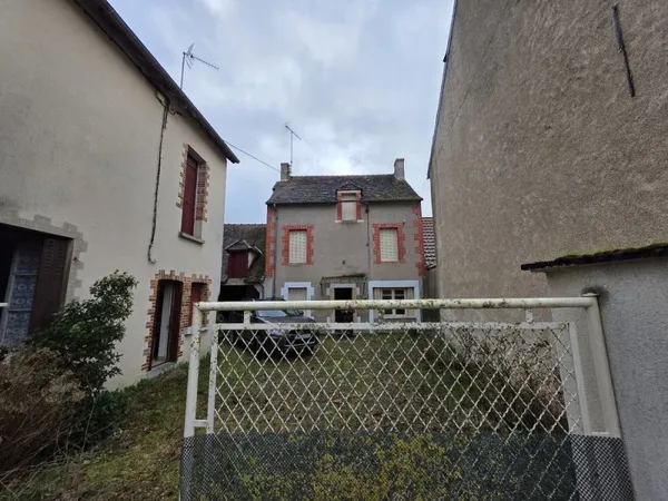 Bien immobilier de rendement Vente La Trimouille 7p 118m² 51000€