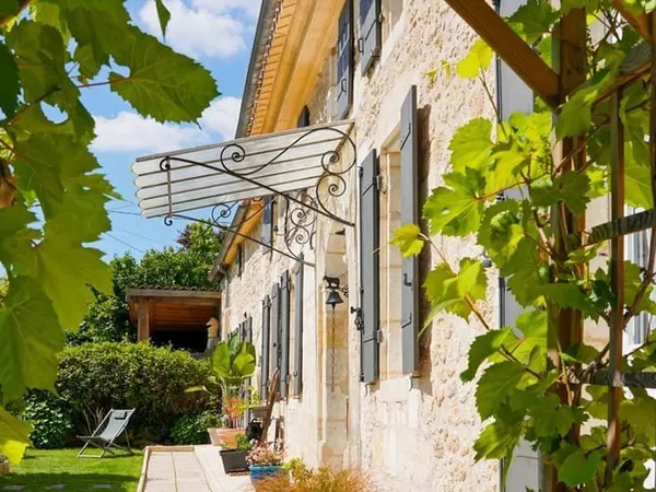 Belle propriété au calme rénovée avec goût