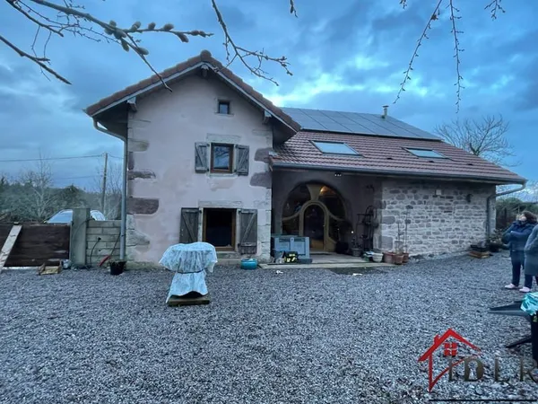 Belle ferme rénovée de 190 m2 avec terrain constructible et