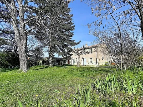 Maison 10 pièces 220 m²
