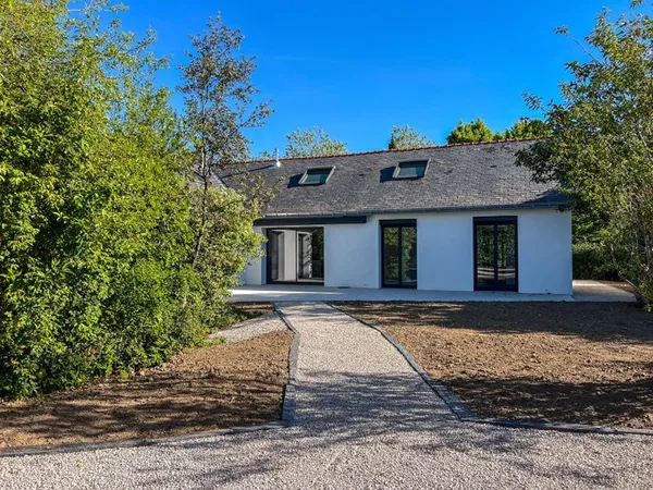 A Vendre Angers Est Maison 6 pièces 222 m2, vie de plain-pied, 5 chambres, jardin