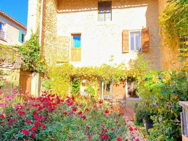 Maison St Geniès De Comolas - 6 pièces - 127m²