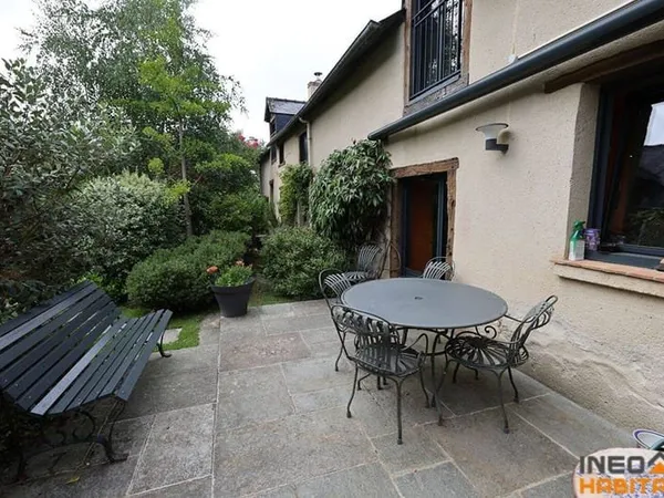 Maison 6 pièces 248 m²