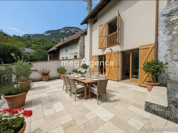 Maison 3 pièces 98m² avec jardin, à rénover.
