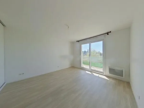 POITIERS GIBAUDERIE - Studio avec parking