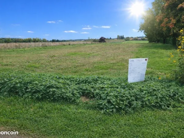 Terrain constructible de 2810 m2