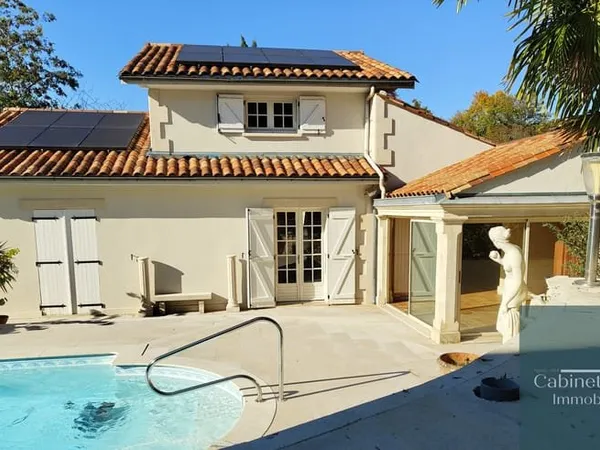 Maison traditionnelle de 147m2 habitables avec son sous sol