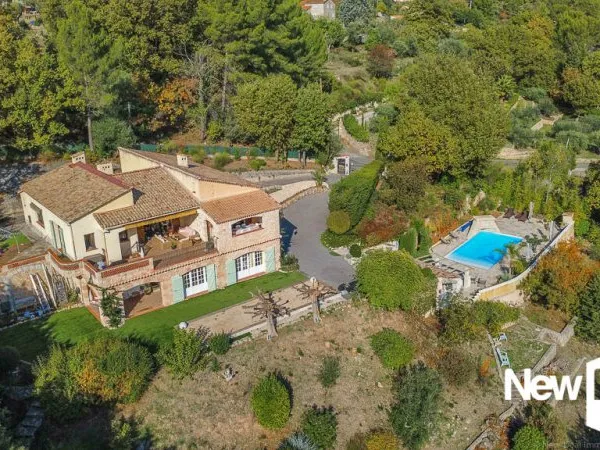 FAYENCE - Très belle propriété d'environ 225 m² avec vue exceptionnelle