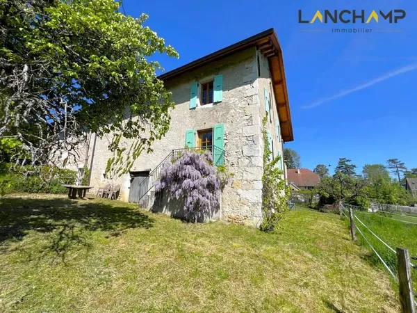 Ferme à rénover avec grand terrain