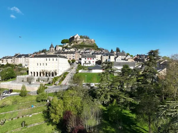 Hôtel Restaurant avec bar Licence IV - Vente murs et fonds - Axe A75
