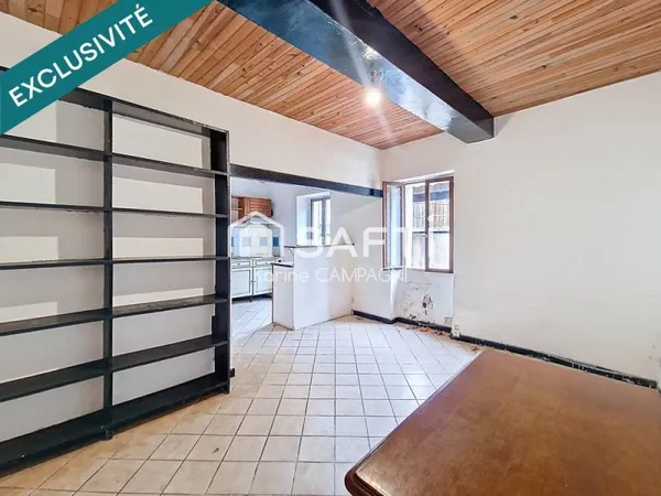 Immeuble à rénover au coeur de Fontaine-de-Vaucluse