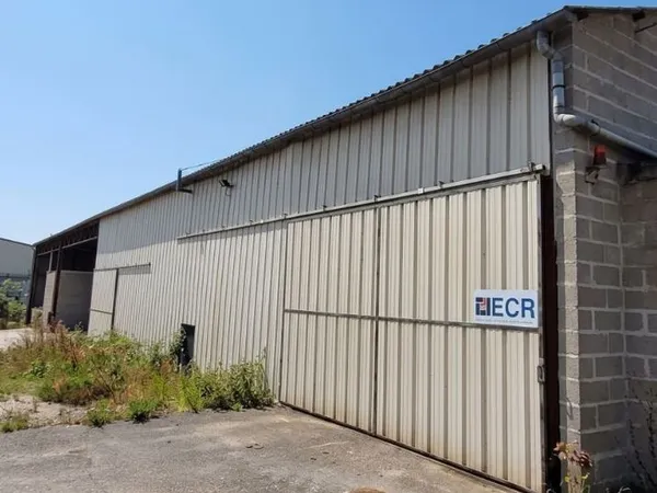 Location ou vente 🚜📦🗺️ : Terrain industriel 2000 m2 avec bâtiment de 500 m2