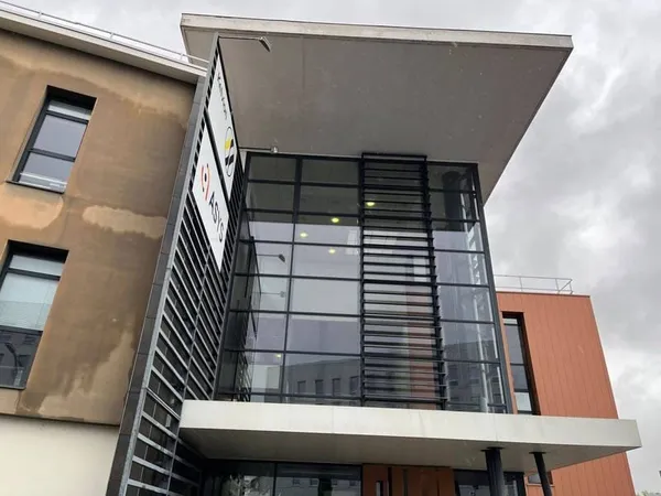 Bureaux 563 m²