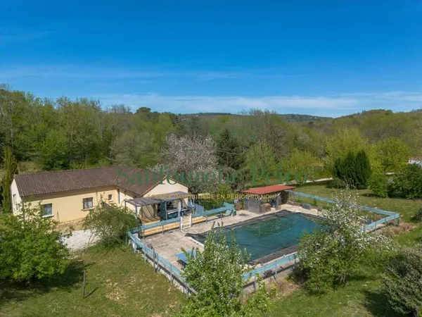 À 7 km du centre ville de Sarlat - Vallée de la Dordogne