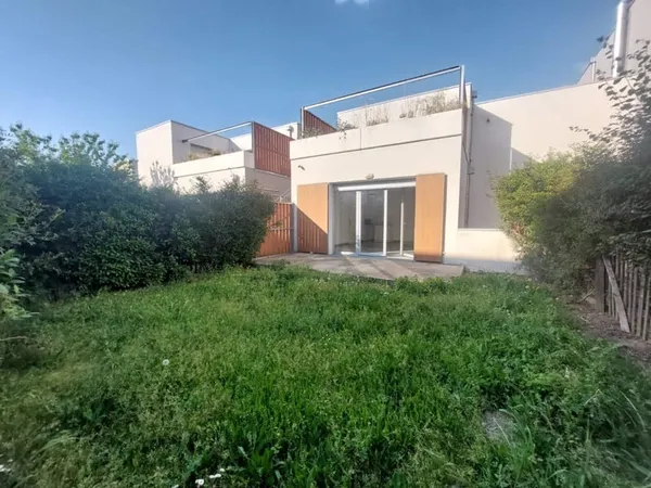 Appartement T3 de 60 M2 avec une terrasse et un jardin