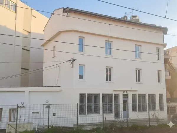 ️ À VENDRE - EXCLUSIVITÉ AGENCE JUAN-LES-PINS - CENTRE-VILLE - ANCIEN HÔTEL À RÉNOVER