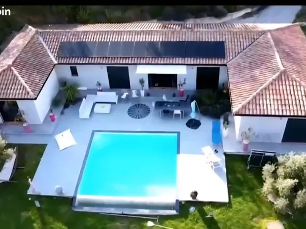 Villa contemporaine avec vue panoramique