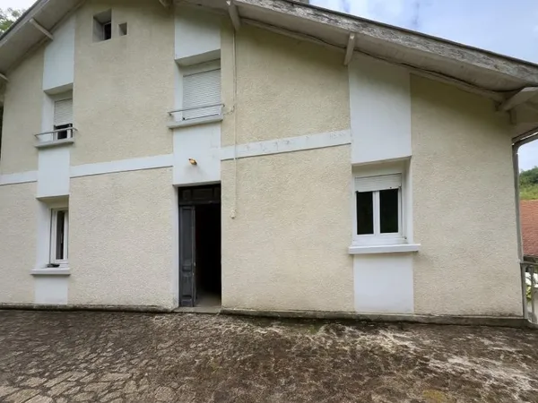 Lot de deux appartements avec stationnement