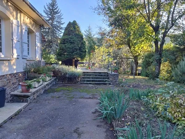 Maison 9 pièces 300 m²