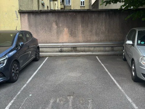 Place de parking sécurisé à louer