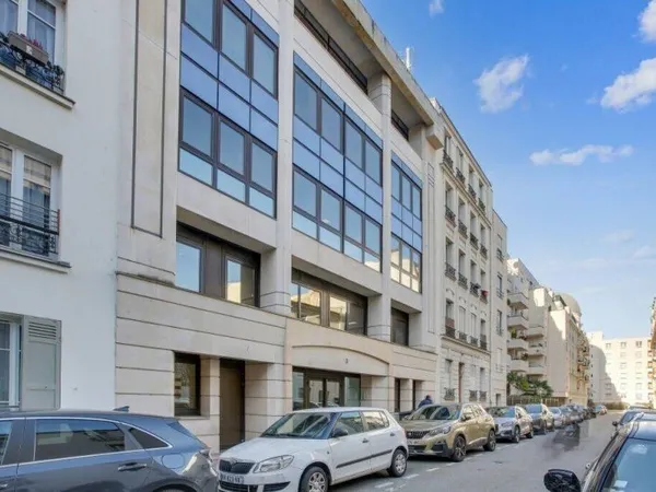 Bureaux 764 m²