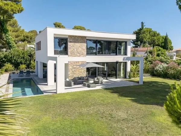 Villa 5 pièces 314 m²