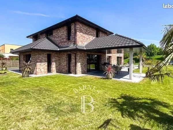 Maison 6 pièces 253 m²