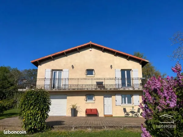 Maison rénovée de 112m2, 3 chambres, parcelle de 990 m2, belle vue