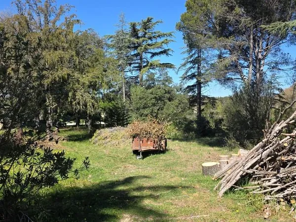 Terrain 1400 m²