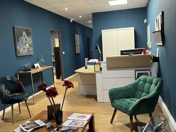 MESNIL-ESNARD BUREAUX À VENDRE DE 102 M2