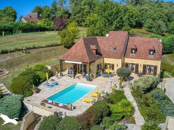 Maison 7 pièces 281 m²