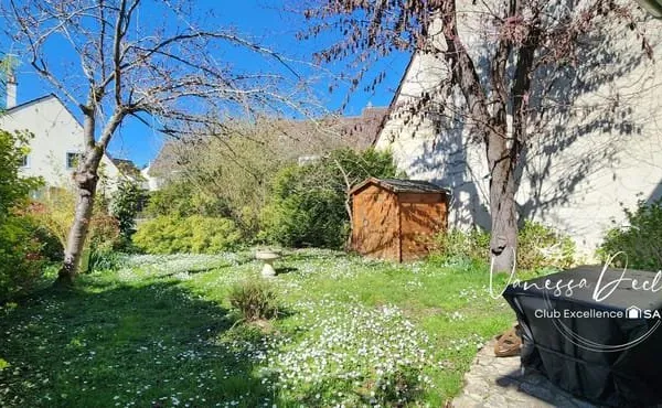 MAISON FAMILIALE 4 CHAMBRES ET 1 BUREAU AVEC JARDIN CLOS