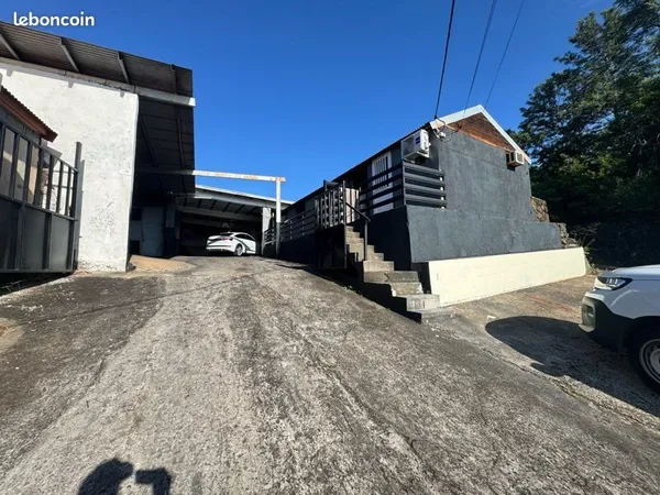 Local - hangar Commercial 400m2