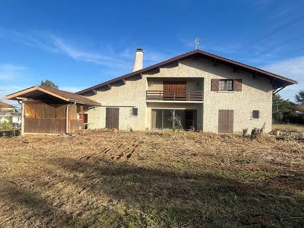 Maison 8 pièces 308 m²