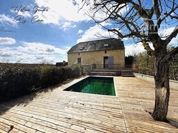 Charmante maison de village avec piscine à Borrèze