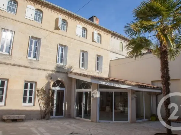 Maison 8 pièces 416 m²
