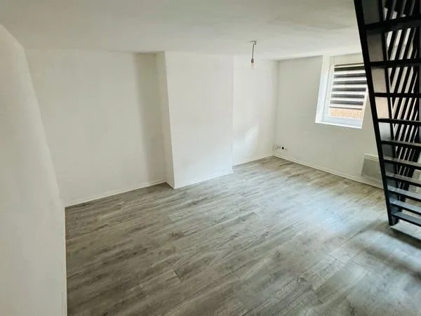 Appartement À louer rue impasse Thierry denain